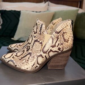 Stylish Snakeskin Pattern Ankle Booties